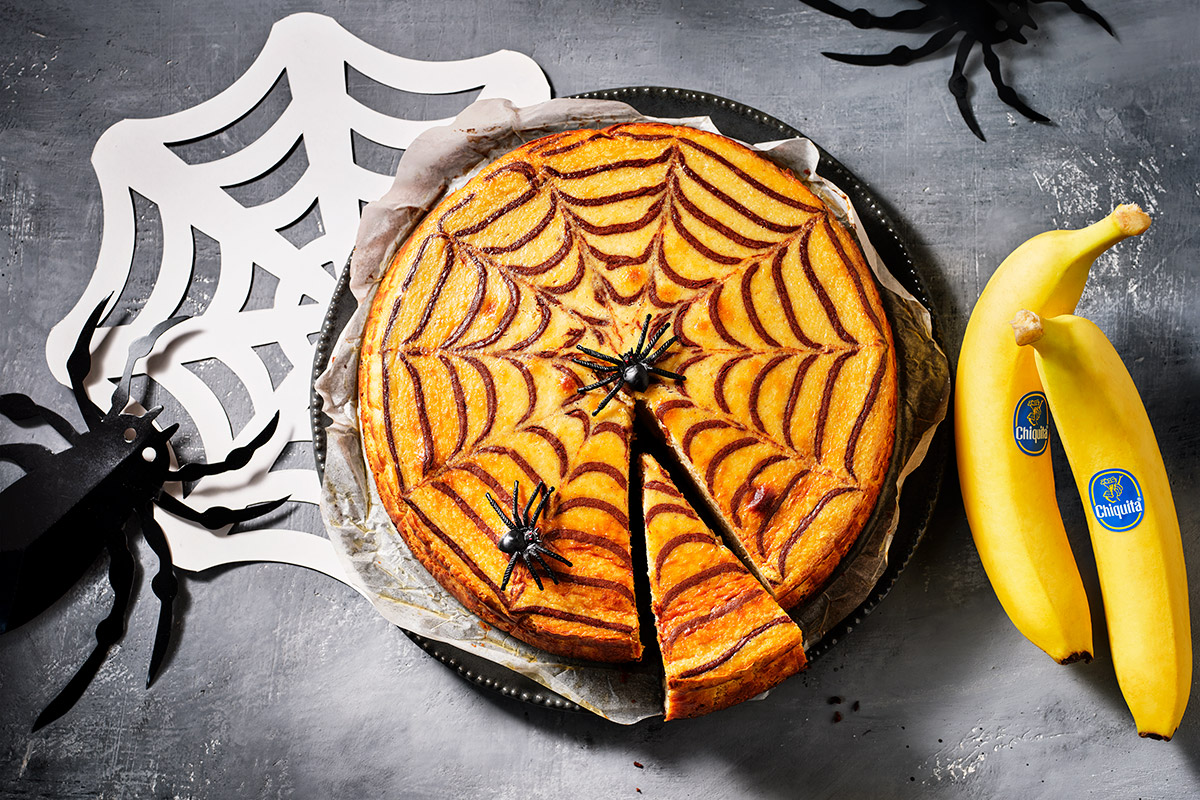 Tarta de queso con banana y calabaza con forma de telaraña