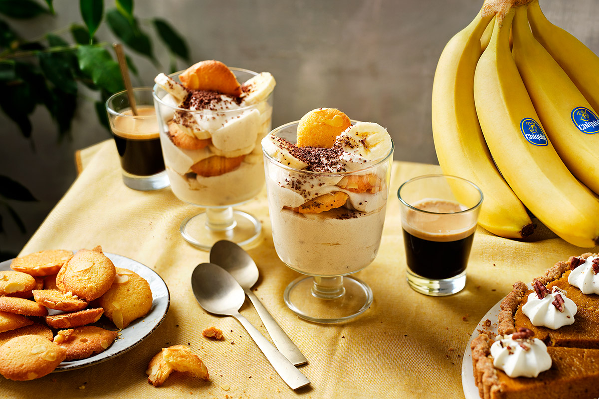 Pudin clásico de bananas y castañas con galletas de almendras y vainilla