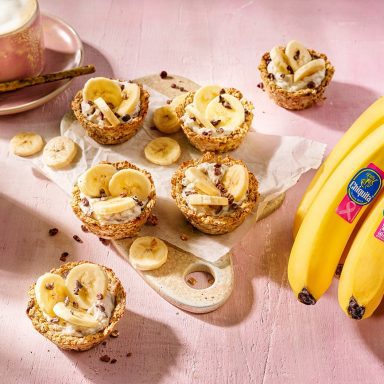 Ricas tazas de avena y banana Chiquita