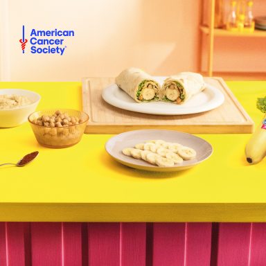 Wrap Integral con Banana Chiquita, Hummus y Garbanzos Crujientes